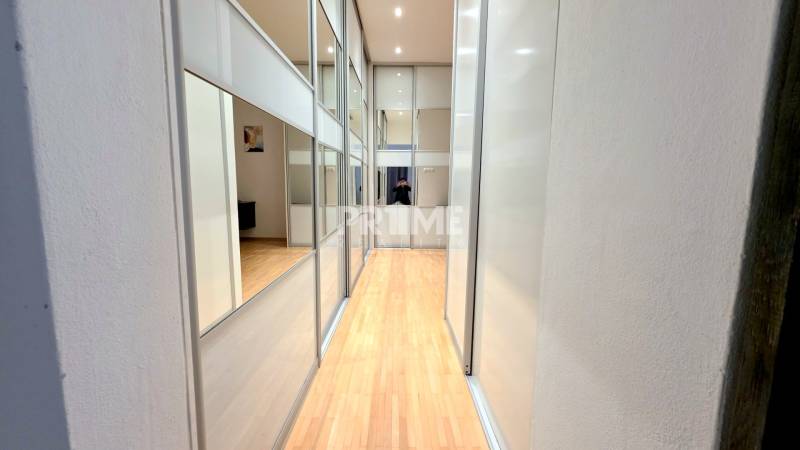 JEDINEČNÝ 2i byt, REKONŠT., 2 X .SAMOST.IZBA, Hviezdoslavovo nám. 