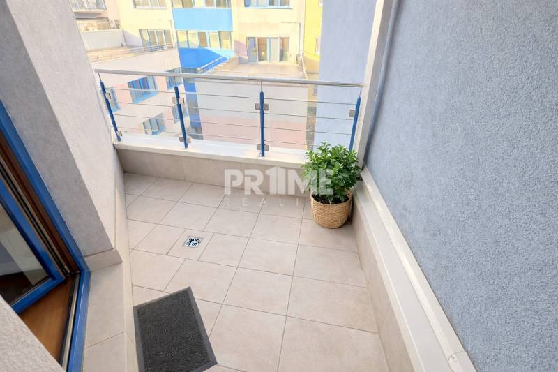 VEĽKOMETRÁŽNY 3i byt, 2xkúpeľňa, šatník, balkón, klíma, garáž, CENTRUM