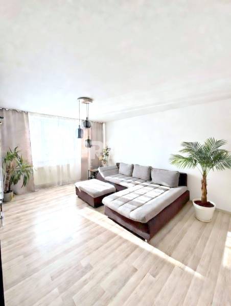 PEKNÝ 3i byt, BALKÓN, REKONŠTRUKCIA, Hrobákova ulica, Petržalka