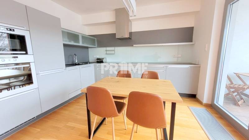 MODERNÝ 2i byt ( 79 m2 ), LOGGIA, PARKING, Karloveské rameno