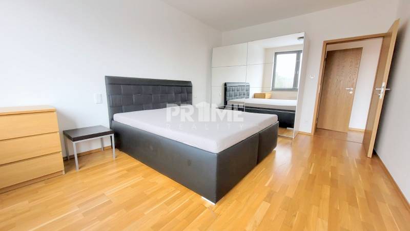 MODERNÝ 2i byt ( 79 m2 ), LOGGIA, PARKING, Karloveské rameno