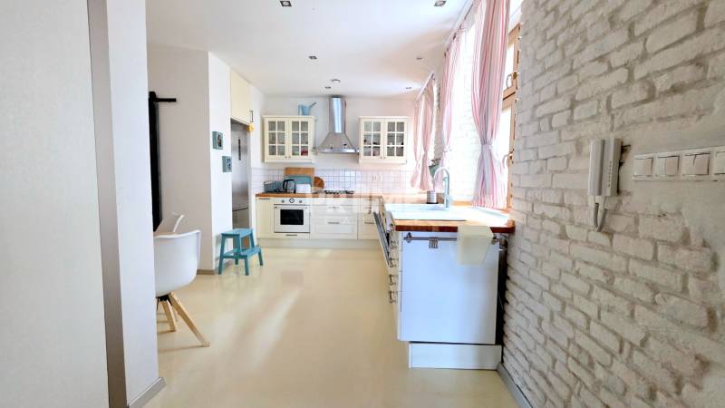 JEDINEČNÝ 2i byt, REKONŠT., 2 X .SAMOST.IZBA, Hviezdoslavovo nám. 