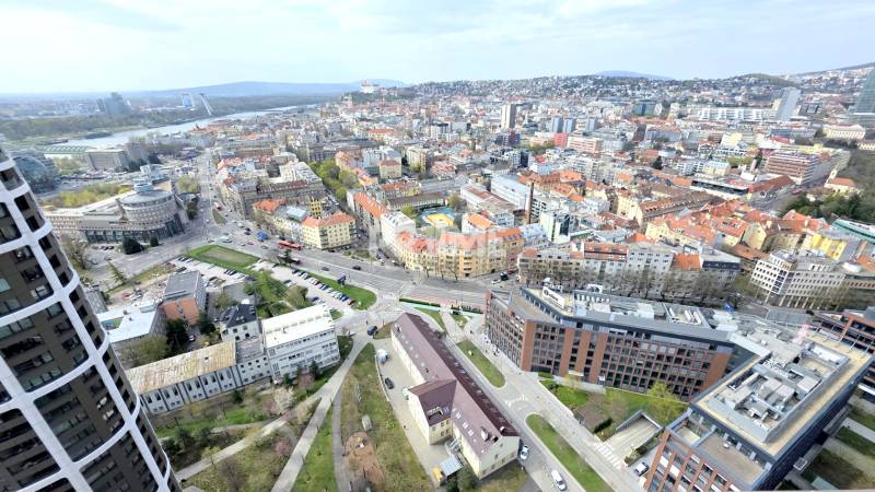 JEDINEČNÝ 2i byt, NOVOSTAVBA, KLÍMA, VÝHĽAD, PARKING, SKY PARK
