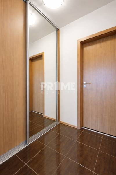 Slnečný 2i byt s loggiou, garáž, pivnica, novostavba, Stromová-Kramáre