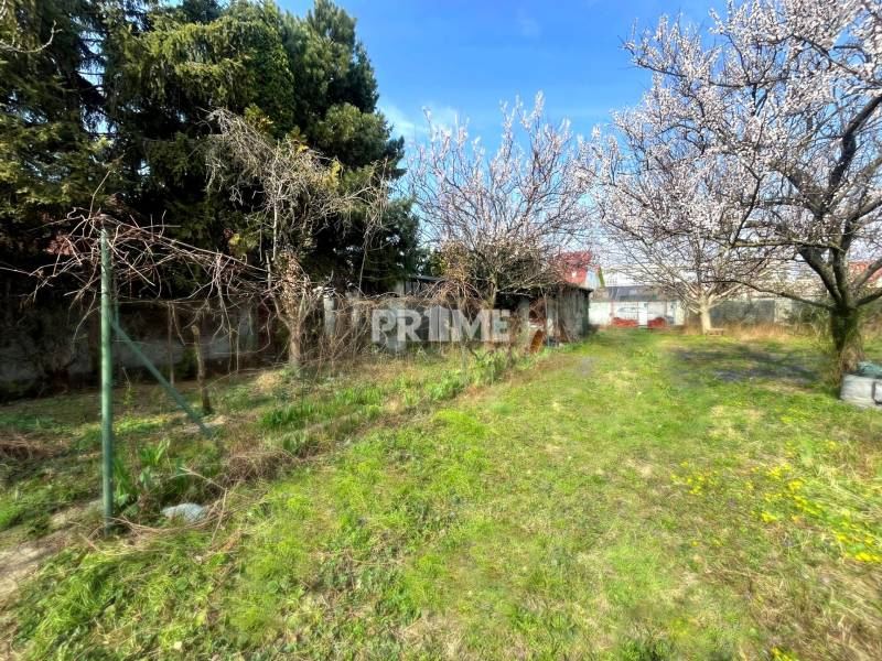 Stavebný pozemok – 604 m2, Stredná ul., Ružinov – časť Trnávka