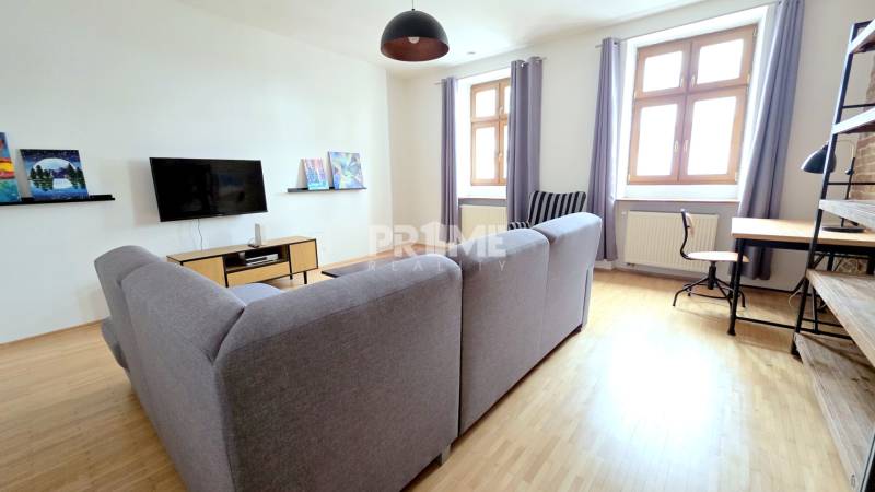 JEDINEČNÝ 2i byt, REKONŠT., 2 X .SAMOST.IZBA, Hviezdoslavovo nám. 