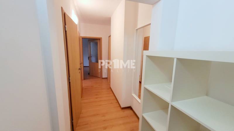 Pekný 2i byt, REKONŠTRUKCIA, TICHÁ ČASŤ, ulica A.Gwerkovej, Petržalka