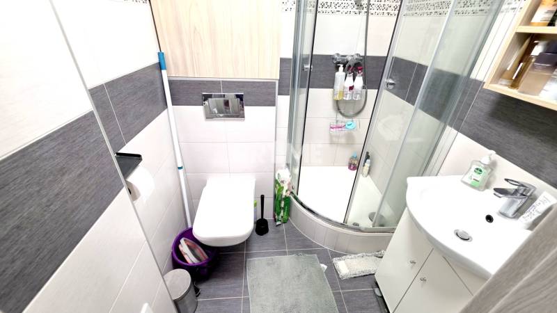 MODERNÝ 2i byt, REKONŠTRUKCIA, Pionierska ulica, Nové Mesto