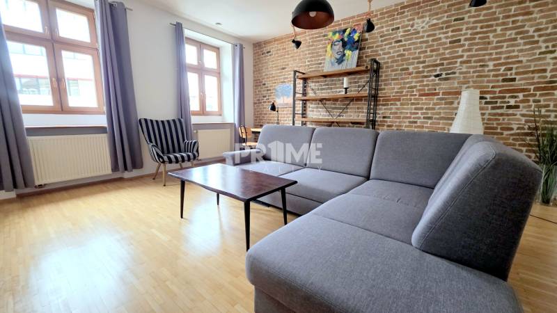 JEDINEČNÝ 2i byt, REKONŠT., 2 X .SAMOST.IZBA, Hviezdoslavovo nám. 