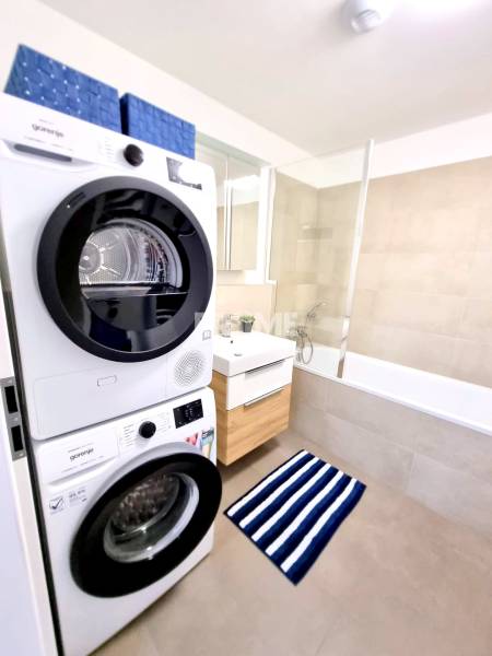 MODERNÝ 3i BYT, OVOCNÉ SADY, PARKING, KLÍMA, BALKÓN, Ivanská cesta