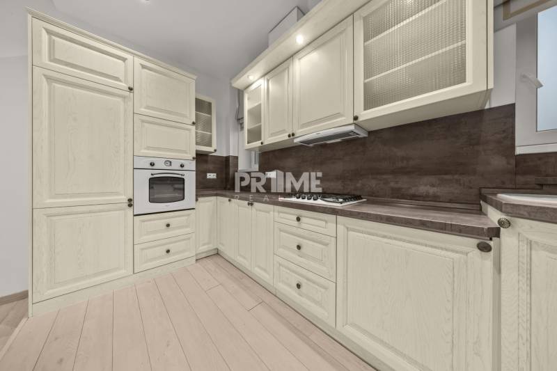  EXKLUZÍVNY, VEĽKOMETRÁŽNY 3i byt ( 130 m2 ), REKONŠTRUKCIA, CENTRUM