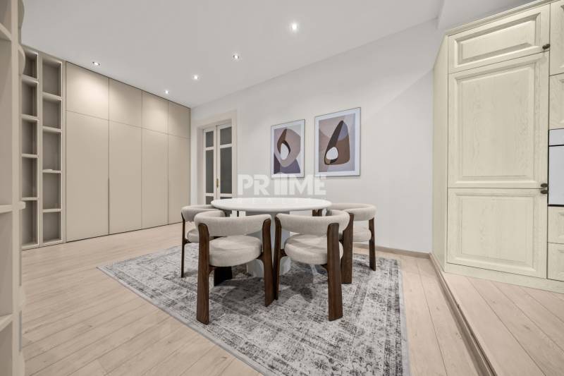  EXKLUZÍVNY, VEĽKOMETRÁŽNY 3i byt ( 130 m2 ), REKONŠTRUKCIA, CENTRUM