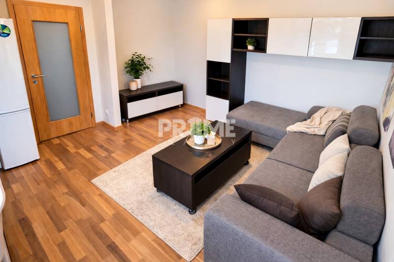 Slnečný 2i byt s loggiou, garáž, pivnica, novostavba, Stromová-Kramáre