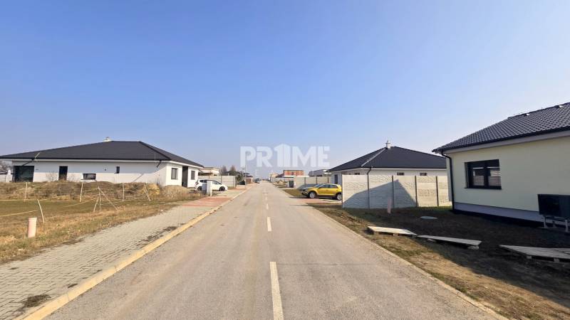 Stavebný pozemok – 970 m2, obec Jablonec – blízko Cífera