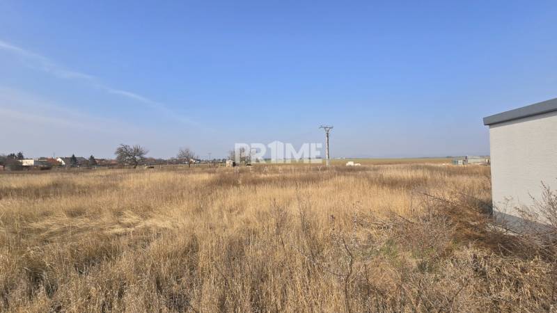 Stavebný pozemok – 970 m2, obec Jablonec – blízko Cífera