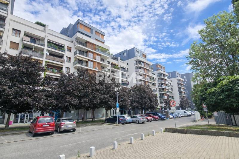 Priestranný 3i byt, loggia, parking, projekt Boria, Drieňová, Ružinov