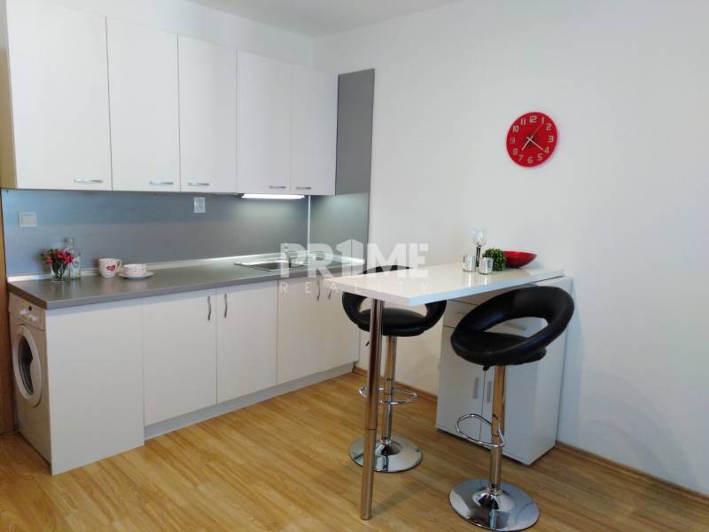 Pekná Garsónka, REKONŠTRUKCIA, CENTR.TRHOVISKO, Záhradnícka ulica