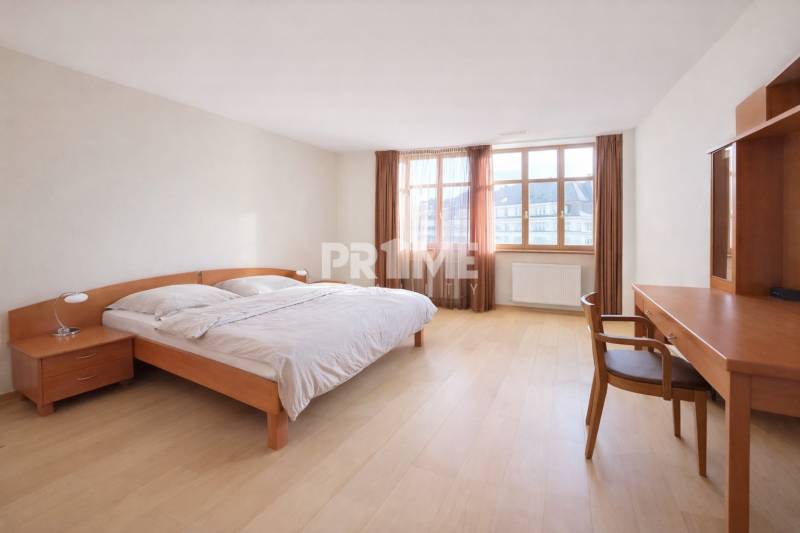 VEĽKOMETRÁŽNY 3i byt, 2xkúpeľňa, šatník, balkón, klíma, garáž, CENTRUM