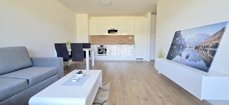 MODERNÝ 2i byt, POD VINICOU, LOGGIA, PARKING, Nové Mesto