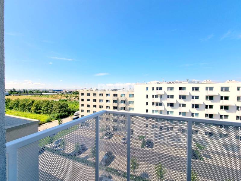 MODERNÝ 3i BYT, OVOCNÉ SADY, PARKING, KLÍMA, BALKÓN, Ivanská cesta