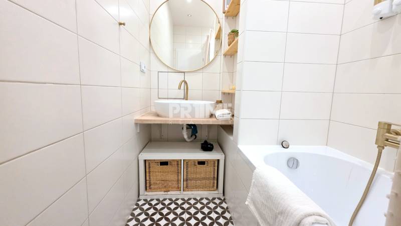 ŠTÝLOVÝ 2i BYT, REKONŠTRUKCIA, BALKÓN, KLÍMA, Murgašová ulica