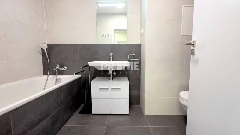 MODERNÝ 2i byt, POD VINICOU, LOGGIA, PARKING, Nové Mesto