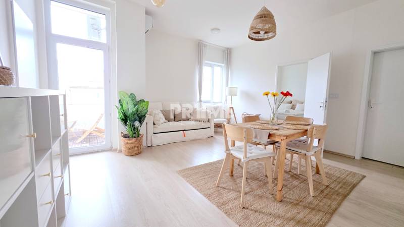 ŠTÝLOVÝ 2i BYT, REKONŠTRUKCIA, BALKÓN, KLÍMA, Murgašová ulica