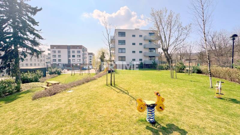 MODERNÝ 2i byt, POD VINICOU, LOGGIA, PARKING, Nové Mesto