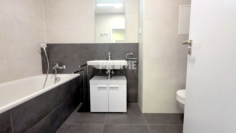 MODERNÝ 2i byt, POD VINICOU, LOGGIA, PARKING, Nové Mesto