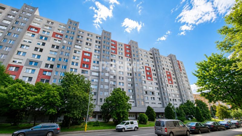 3-izbový byt s 2 loggiami a výhľadom do zelene | Romanova, Petržalka