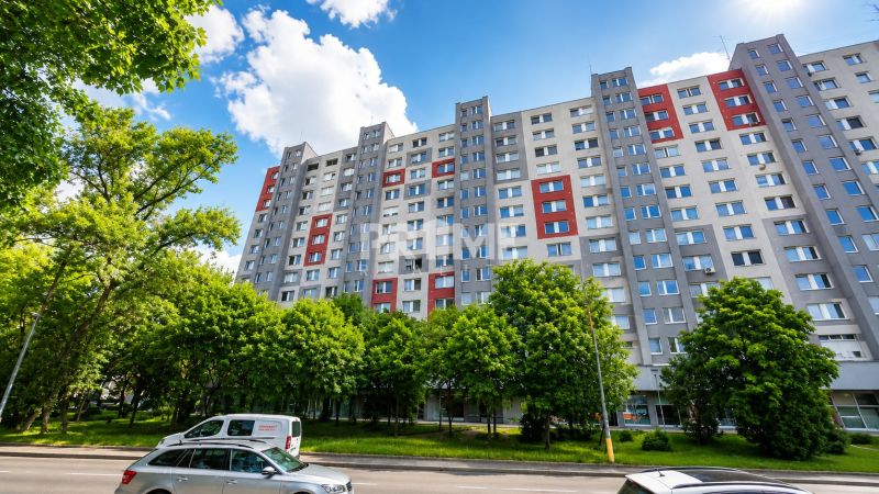 3-izbový byt s 2 loggiami a výhľadom do zelene | Romanova, Petržalka