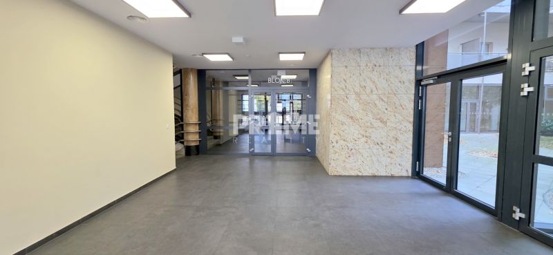 U NÁS ! MODERNÝ 2i byt, NOV. BALKÓN, LOGGIA,PARKING,KLÍMA,Bezručova ul