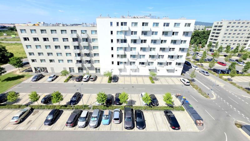 MODERNÝ 3i BYT, OVOCNÉ SADY, PARKING, KLÍMA, BALKÓN, Ivanská cesta