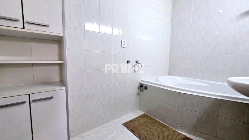 PEKNÝ 4i Byt, REKONŠTRUKCIA, KLÍMA, LOGGIA, Brančská ulica, Petržalka