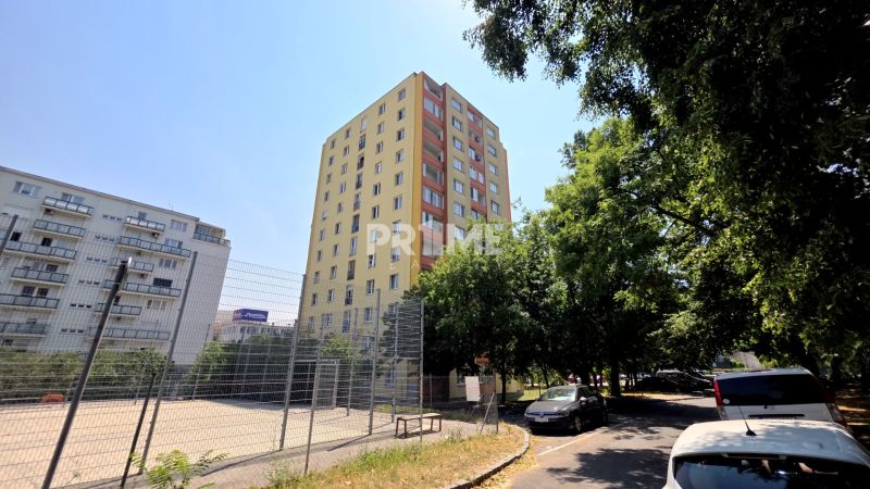 BÝVAJ PRVÝ v 1i BYTE, NOVÁ REKONŠTRUKCIA, BALKÓN, KLÍMA, Račianska ul.