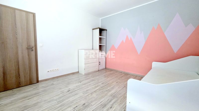 MODERNÝ 3i byt, SLNEČNICE, PARKING, LOGGIA, Zuzany Chalupovej