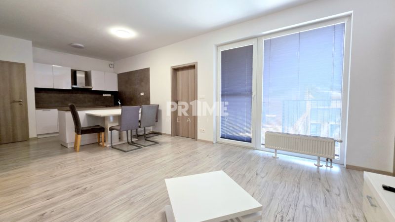MODERNÝ 3i byt, SLNEČNICE, PARKING, LOGGIA, Zuzany Chalupovej