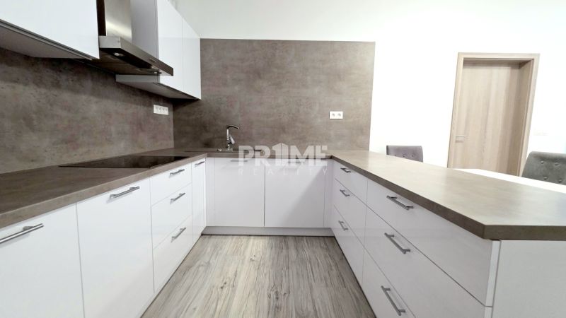 MODERNÝ 3i byt, SLNEČNICE, PARKING, LOGGIA, Zuzany Chalupovej