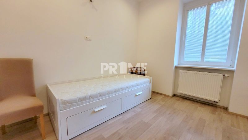 PEKNÝ 2i byt, 2 X SAMOSTATNÁ IZBA, REKONŠTRUKCIA, NIVY, Trenčianska ul