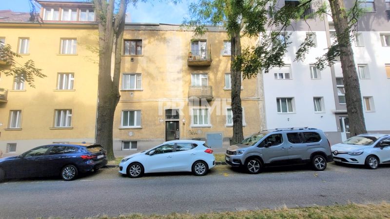 PEKNÝ 2i byt, 2 X SAMOSTATNÁ IZBA, REKONŠTRUKCIA, NIVY, Trenčianska ul