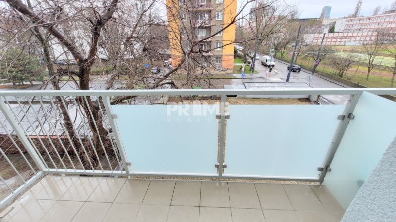 MODERNÝ 2i byt, REKONŠTRUKCIA, KLÍMA, BALKÓN, Jelačičova ulica 