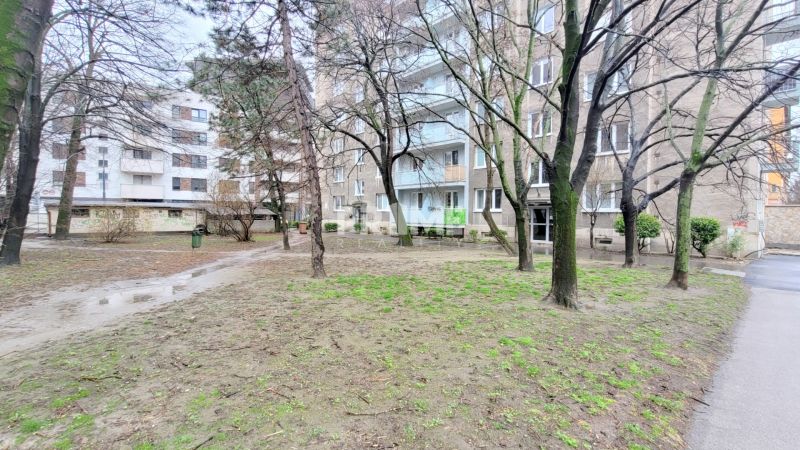 MODERNÝ 2i byt, REKONŠTRUKCIA, KLÍMA, BALKÓN, Jelačičova ulica 