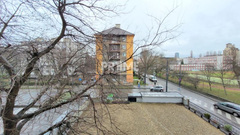 MODERNÝ 2i byt, REKONŠTRUKCIA, KLÍMA, BALKÓN, Jelačičova ulica 
