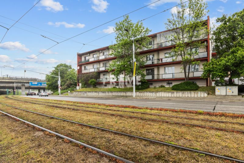 MODERNÝ 3i byt, REKONŠT. BALKÓN, KLÍMA, ulica Námestie Ludvíka Svobodu