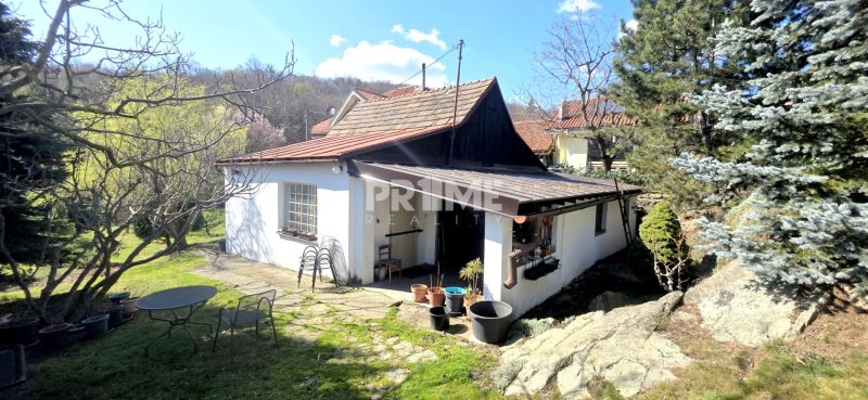 Jedinečný pozemok s domom pod lesom vo Svätom Jure – Neštich 