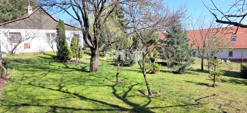 Jedinečný pozemok s domom pod lesom vo Svätom Jure – Neštich 