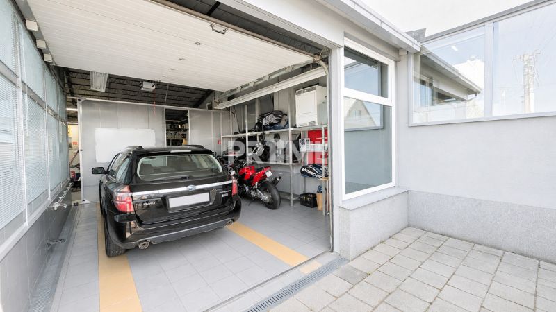 MODERNÝ, ZABEHNUTÝ, KOMPLETNE ZARIADENÝ AUTOSERVIS, LOZORNO