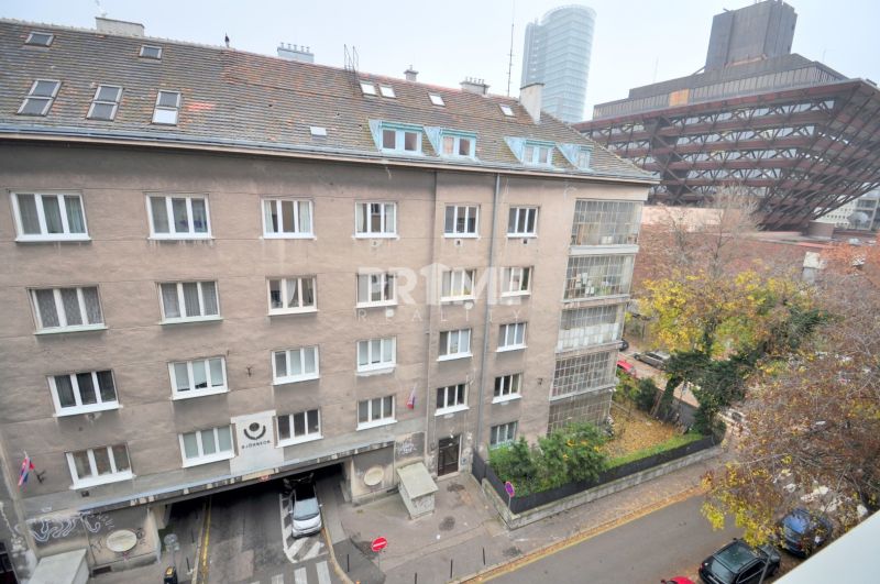 VEĽKOMETRÁŽNY 3i byt ( 105 m2 ), Slovenský rozhlas, Björnsonova ulica