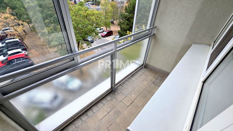 MODERNÝ 3i byt, REKONŠTRUKCIA, BALKÓN, LOGGIA, KLÍMA, Komárnická ulica