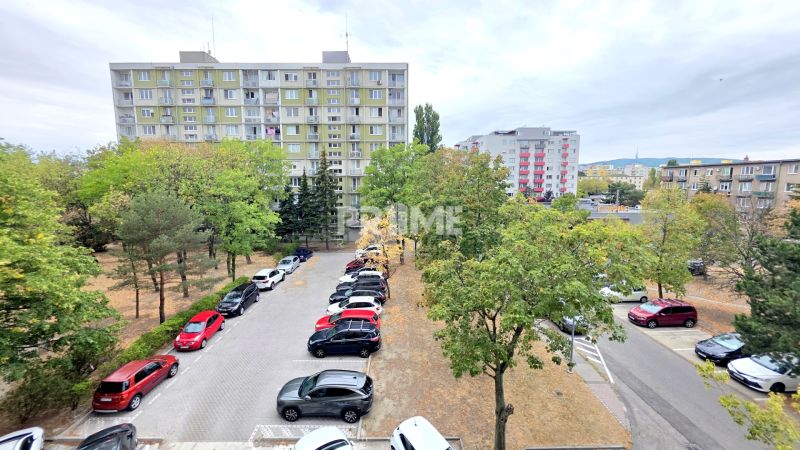 MODERNÝ 3i byt, REKONŠTRUKCIA, BALKÓN, LOGGIA, KLÍMA, Komárnická ulica